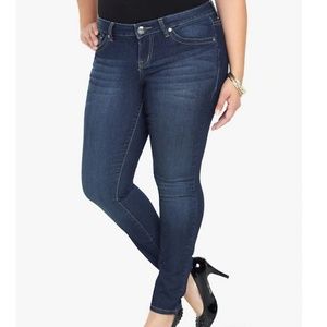 Torrid 5 Pocket Skinny Jeans Size 12T Medium Wash